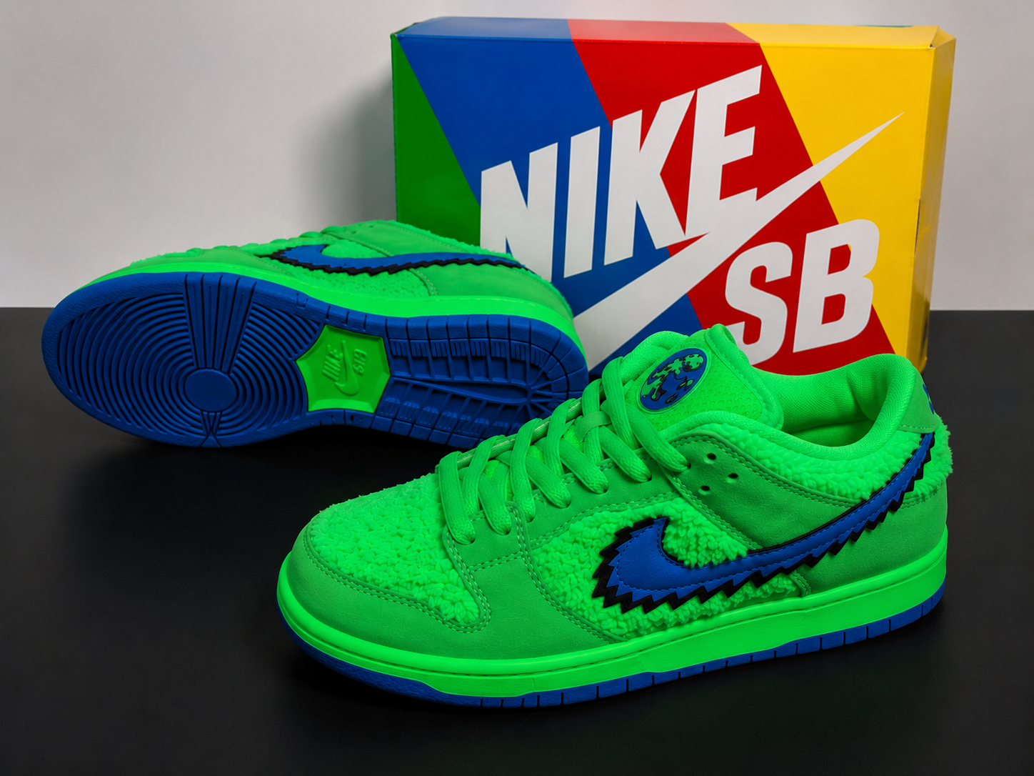 Nike SB Dunk Low — Grateful Dead